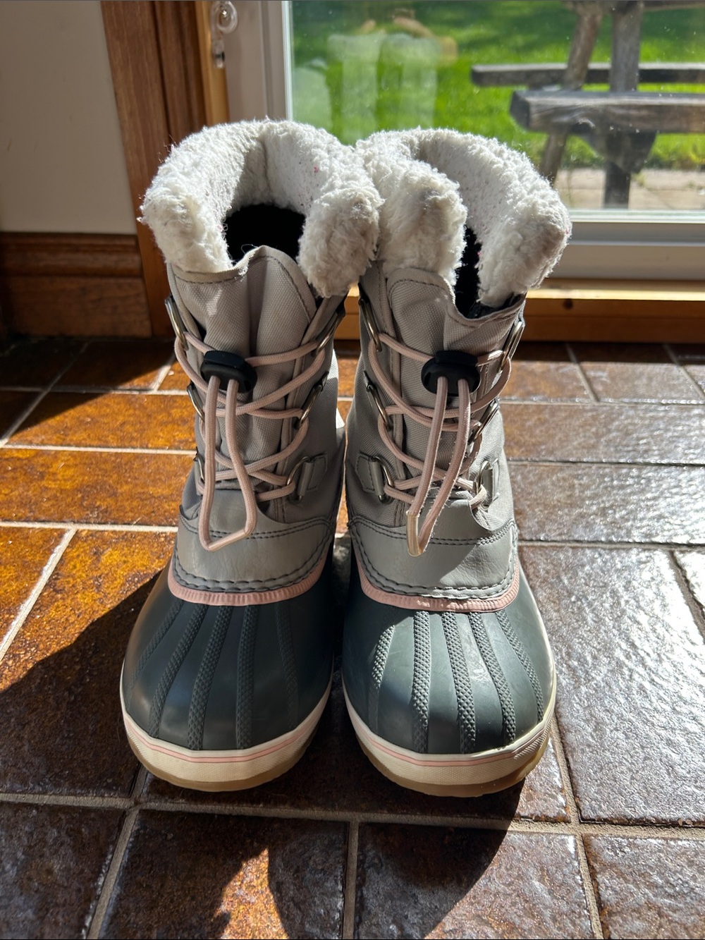 Sorel youth Gray and Pink Winter Rain Boots with Faux-Fur Cuff size 4